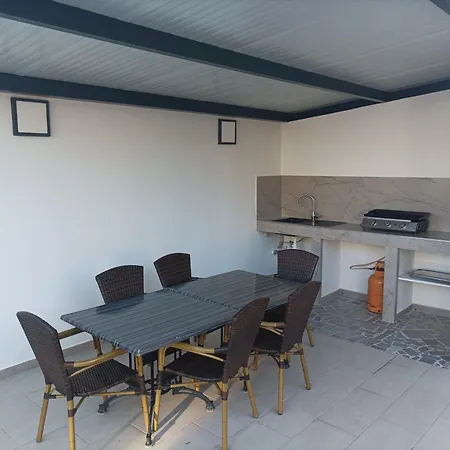 House Monte Cherpo * Pola