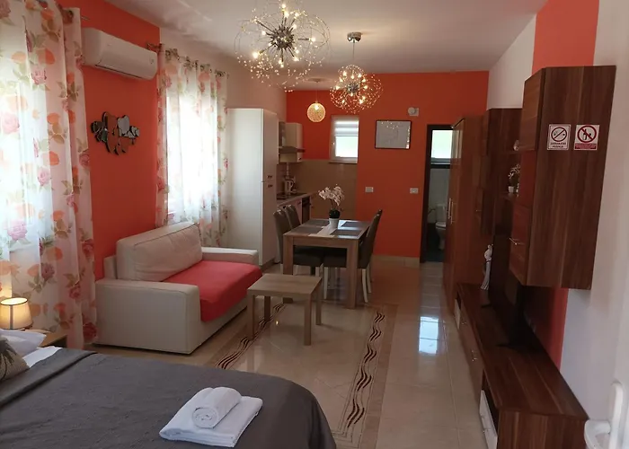 House Monte Cherpo * Pola