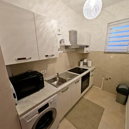 House Monte Cherpo Vakantiehuis Pula