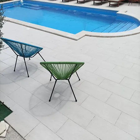 House Monte Cherpo Pola