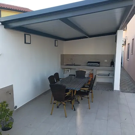 House Monte Cherpo