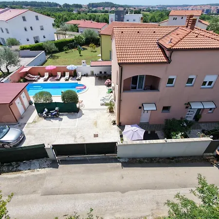 House Monte Cherpo